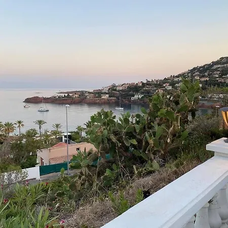 Apartment Et Son Rooftop Panoramique, Antheor, Raphael, A Pieds Saint-Raphael (Var)